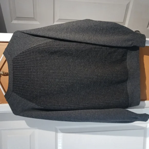 J. Crew Men's Lightweight Gray Plaid Merino Wool Cardigan Sweater. Size L - Picture 7 of 9